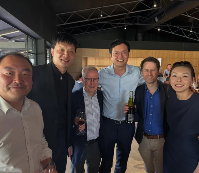 Congratulations to the winning bidders on Lot B10 at Fridays Barossa Wine Auction, looking forward to that long lunch at @artisansofbarossa with @anson.mui @corinnemui and family! 

#barossawineauction25 
#barossawine